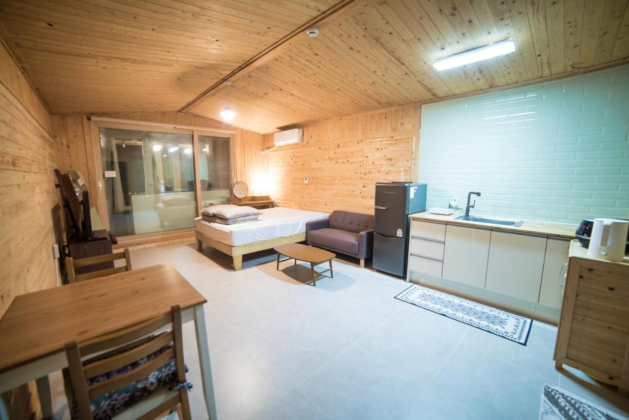 Jeju Sunflower Pension Seogwipo Extérieur photo